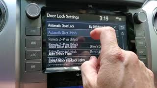 How to change the default door lock settings on your Toyota Resimi