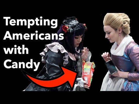It was so BIG! | C2E2 Vlog - Everything else but the competition