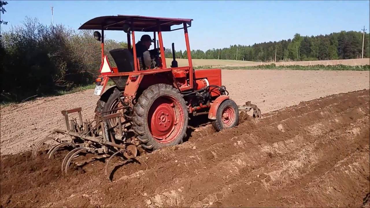 Трактора т в работе