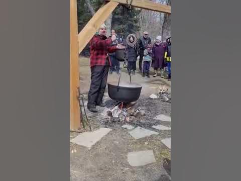 Sap to maple syrup conversion/Bradley Museum in Mississauga - YouTube