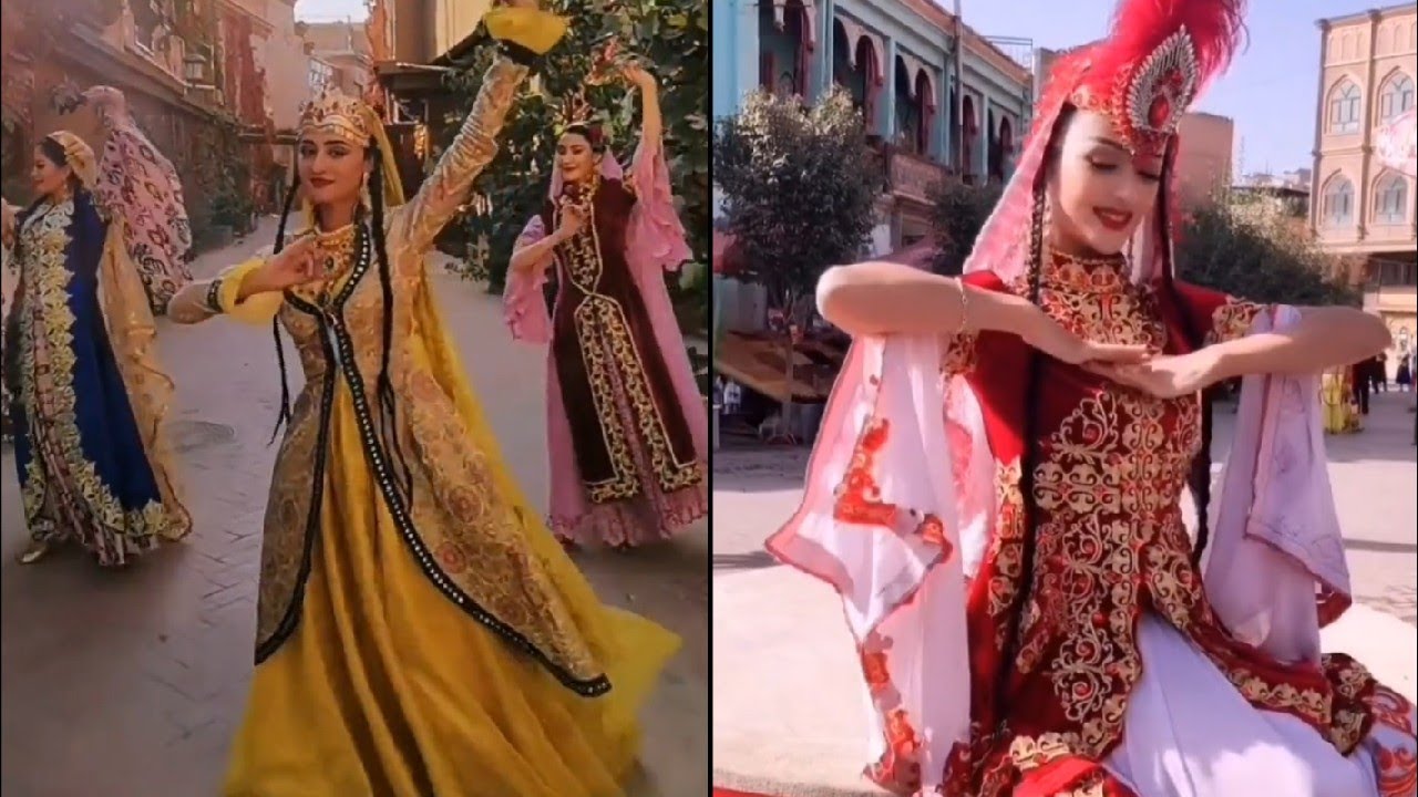 Traveling in Kashgar XinjiangWatching Xinjiang Uyghur girls performing ethnic dance