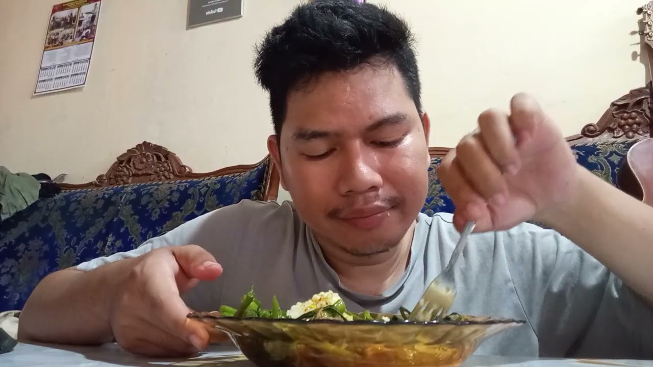 Makan apa adanya yang penting makan