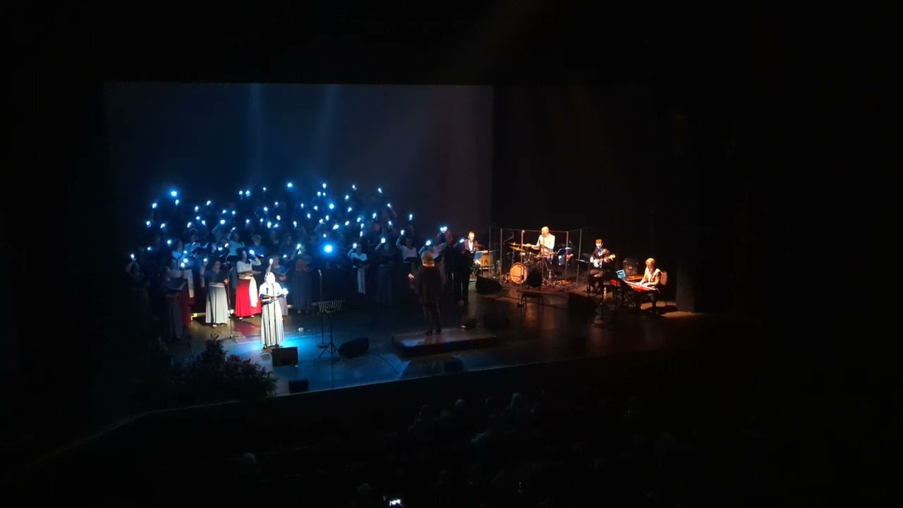 Zibsnī zvaigznes aiz Daugavas - LVkorisNL (Valērija Satibaldijeva), Latve, Briseles Latviešu Koris