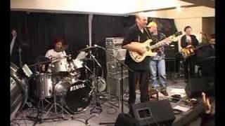 NOKIE　EDWARDS　playｓ　"Caravan"　with　ElCamino　Special chords