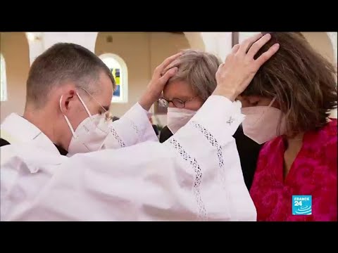 Vidéo: Où un prêtre a-t-il déjà été autorisé à se marier ?
