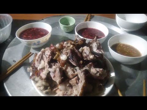 Video Tiết Canh Mèo. Mèo Hấp Lá Ngải Cứu / Ẩm Thực Tại Gia - youtube