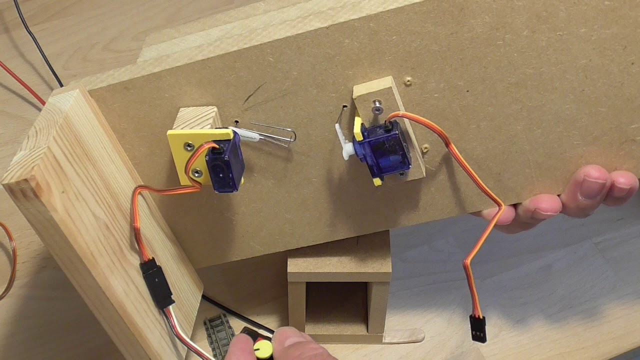 Spur N, Teil 5: Servoantrieb für Weichen und Entkuppler