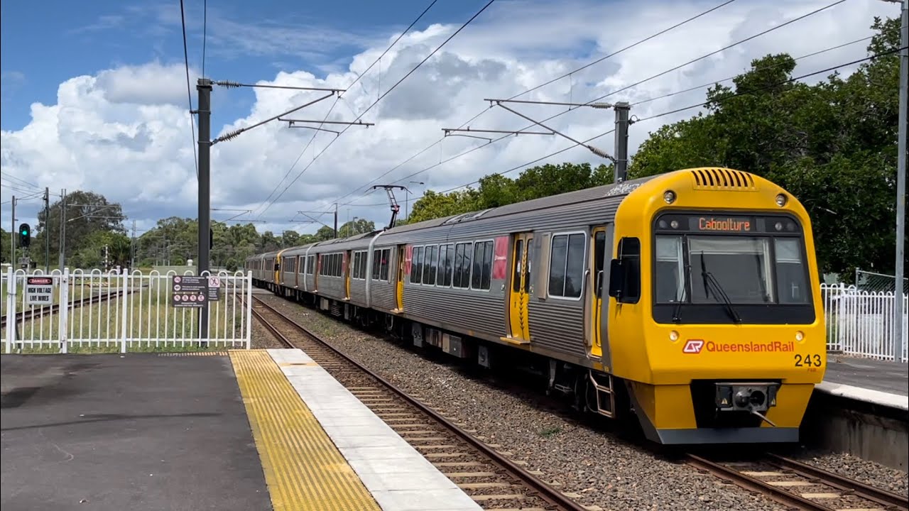 Trains at Carseldine Station - YouTube