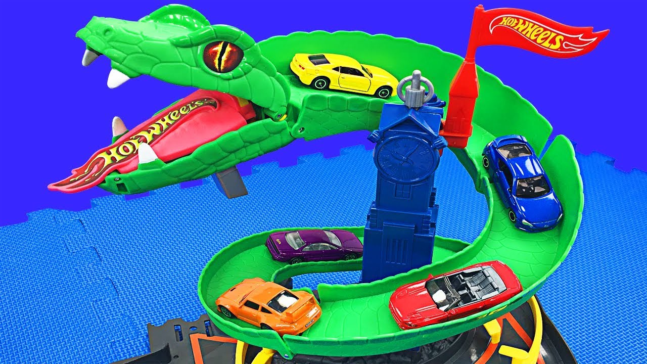  Hot Wheels City Cobra Crush Playset : Toys & Games