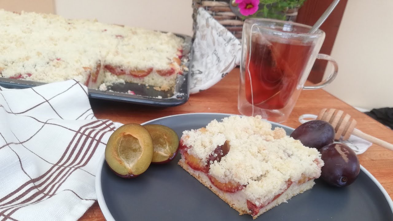 Сливовый пирог с крошкой