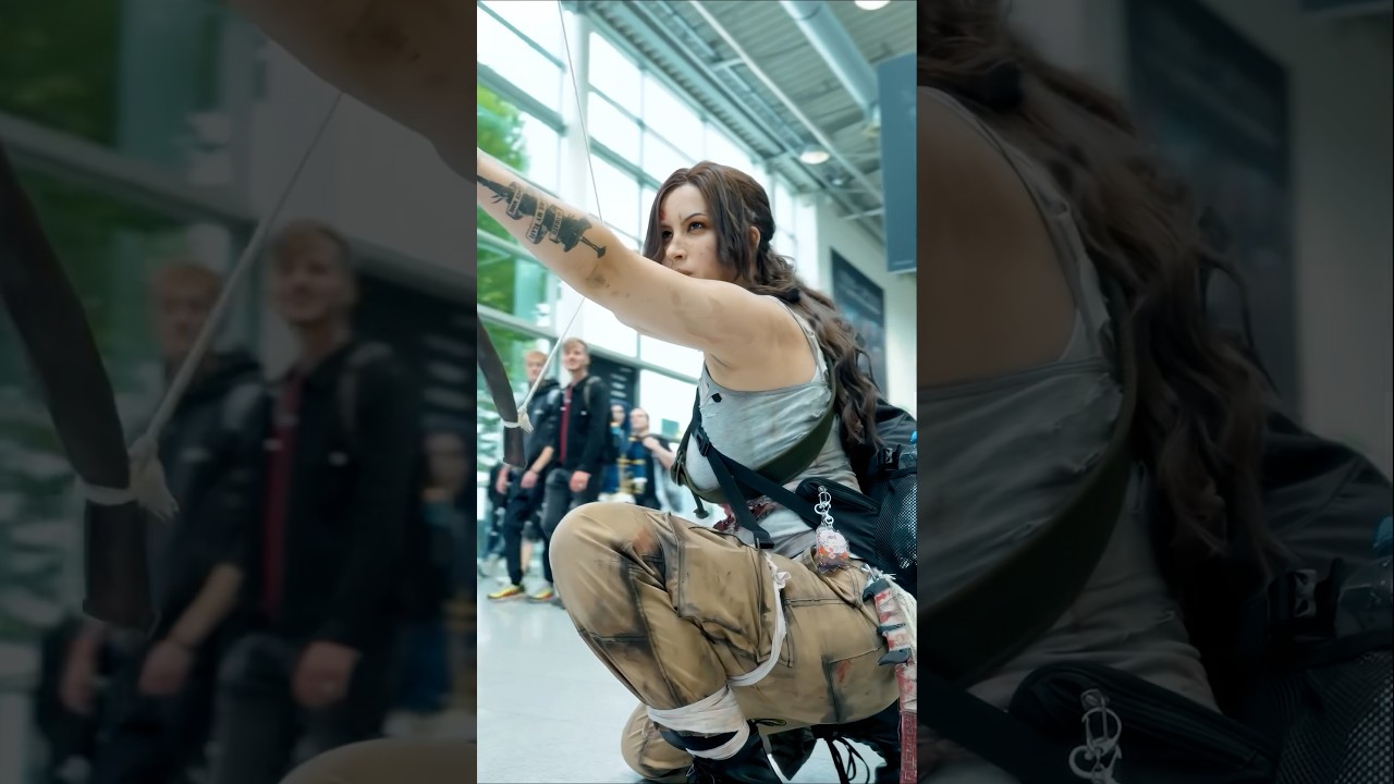 🔥INCREDIBLE Lara Croft Cosplay🔥 bringing Tomb Raider to life at GamesCom