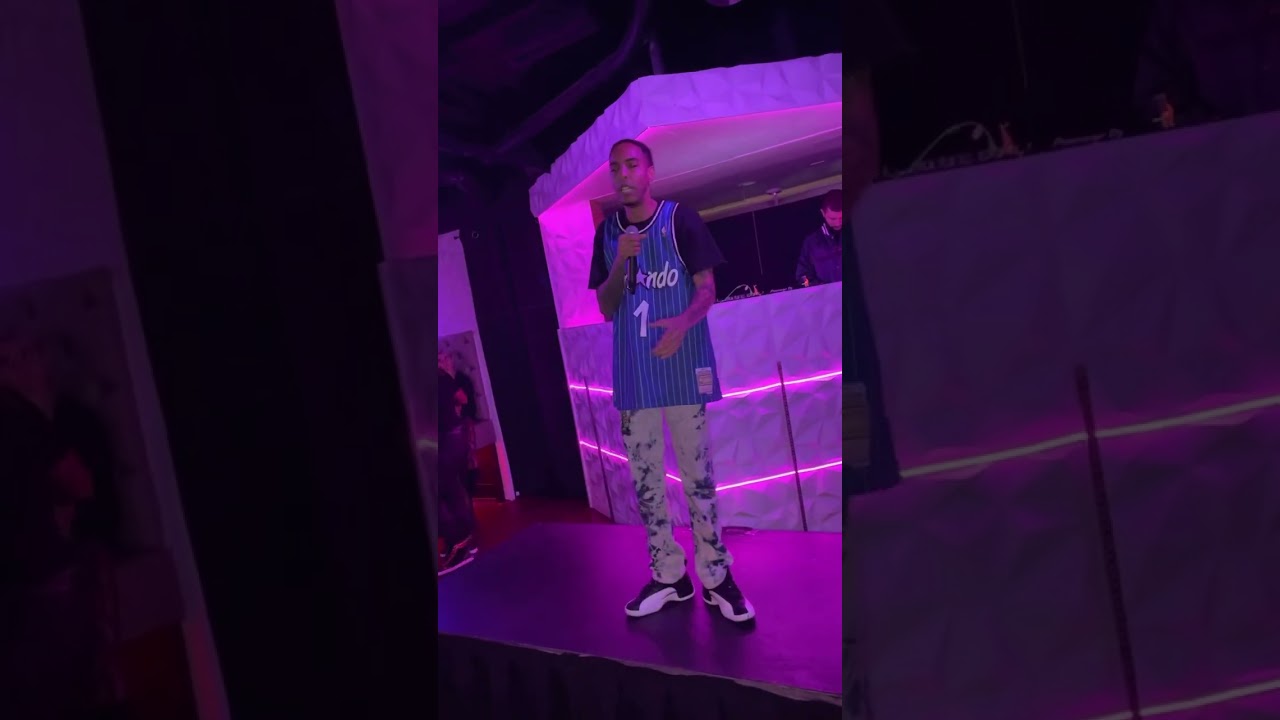 Mr.Wordplay performs chosen!