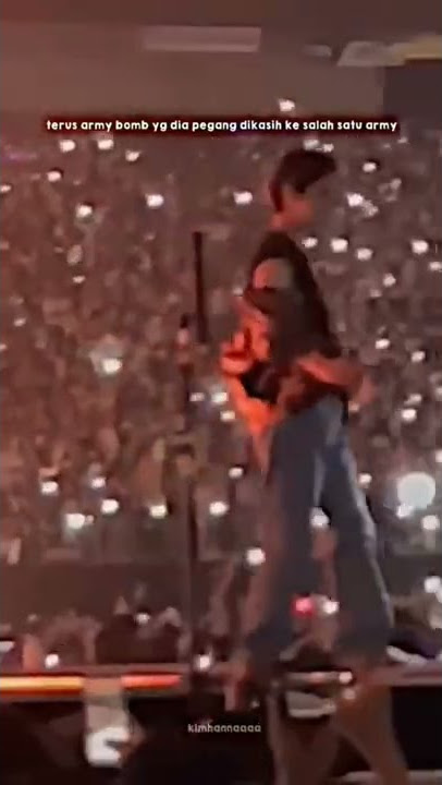 Reaksi army saat mendapat Army Bomb dari Taehyung #v #taehyung #army #bts #ptd_on_stage_lv