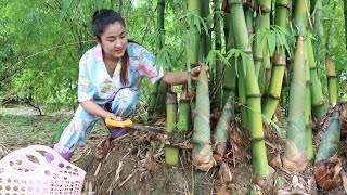 Mommy Sreypov cut bamboo shoot for cooking / Rural family cook and have lunch together