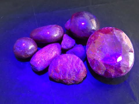 batu safir srylanka, ruby, jamrud yang banyak di minati pria. 