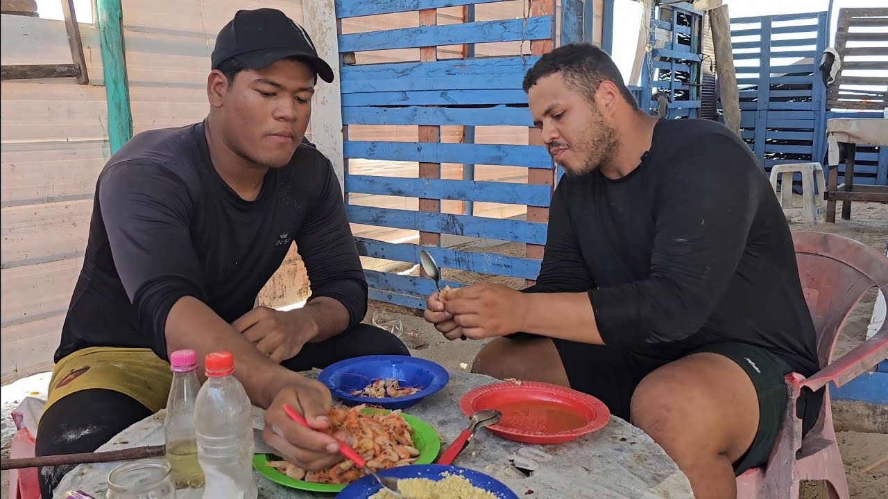 PESCARIA E PREPARO NO RANCHO A BEIRA-MAR. 