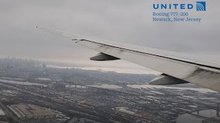 United Airlines B777-200 Landing in Newark