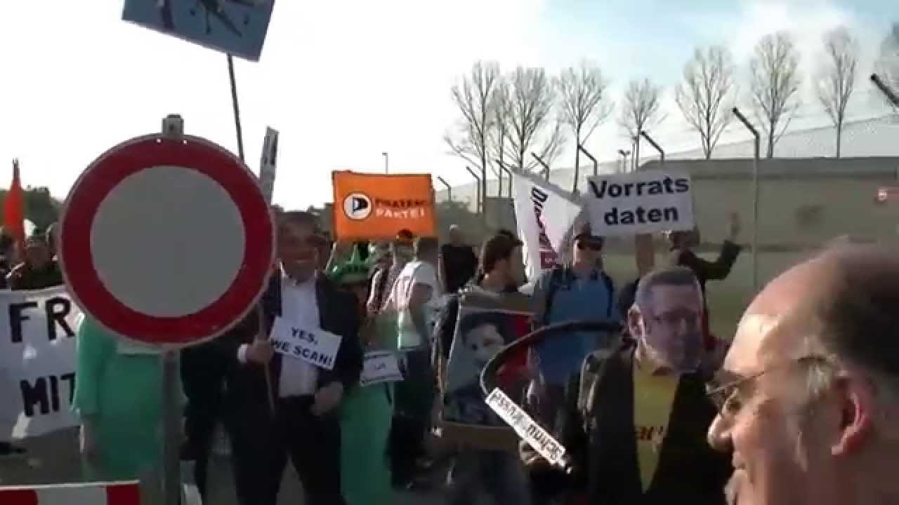 Demo-Ankunft am Dagger Complex 29.03.2014