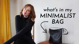 What's in my BAG 👜 Minimalist Mama