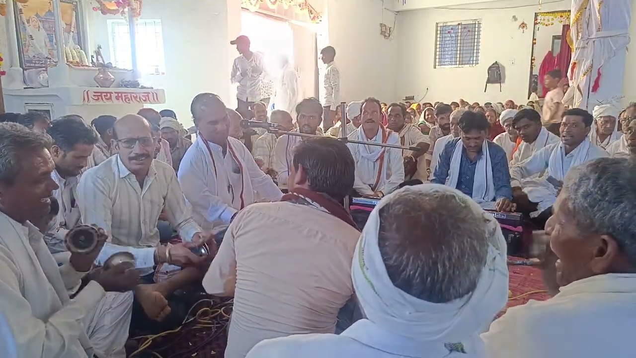 बहुत सुंदर भजन गायक जगदिश भाई ग्राम बालापाट में 🙏🙏🌺🌺🙏🌺🌺🙏