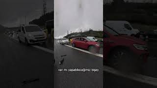 Kaza Yapmişim Hala Di̇yor Ki̇ Di̇kkat Et