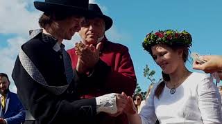 Latviešu kāzas, Artūrs prec Evitu tautiskajās tradīcijās - kāzu video