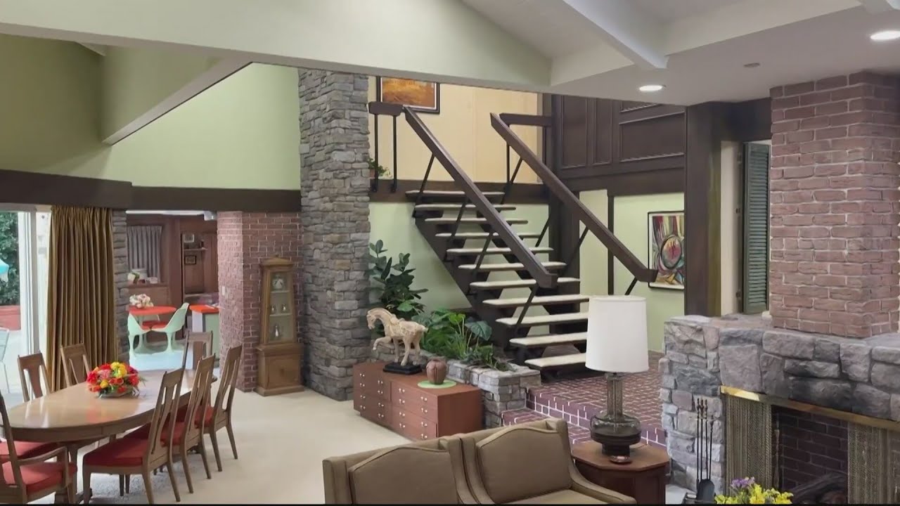 Jeremy's Visit to the Brady Bunch House