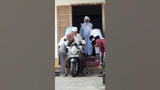 patut dicontoh beginilah akhlak santri Lirboyo terhadap Kyainya