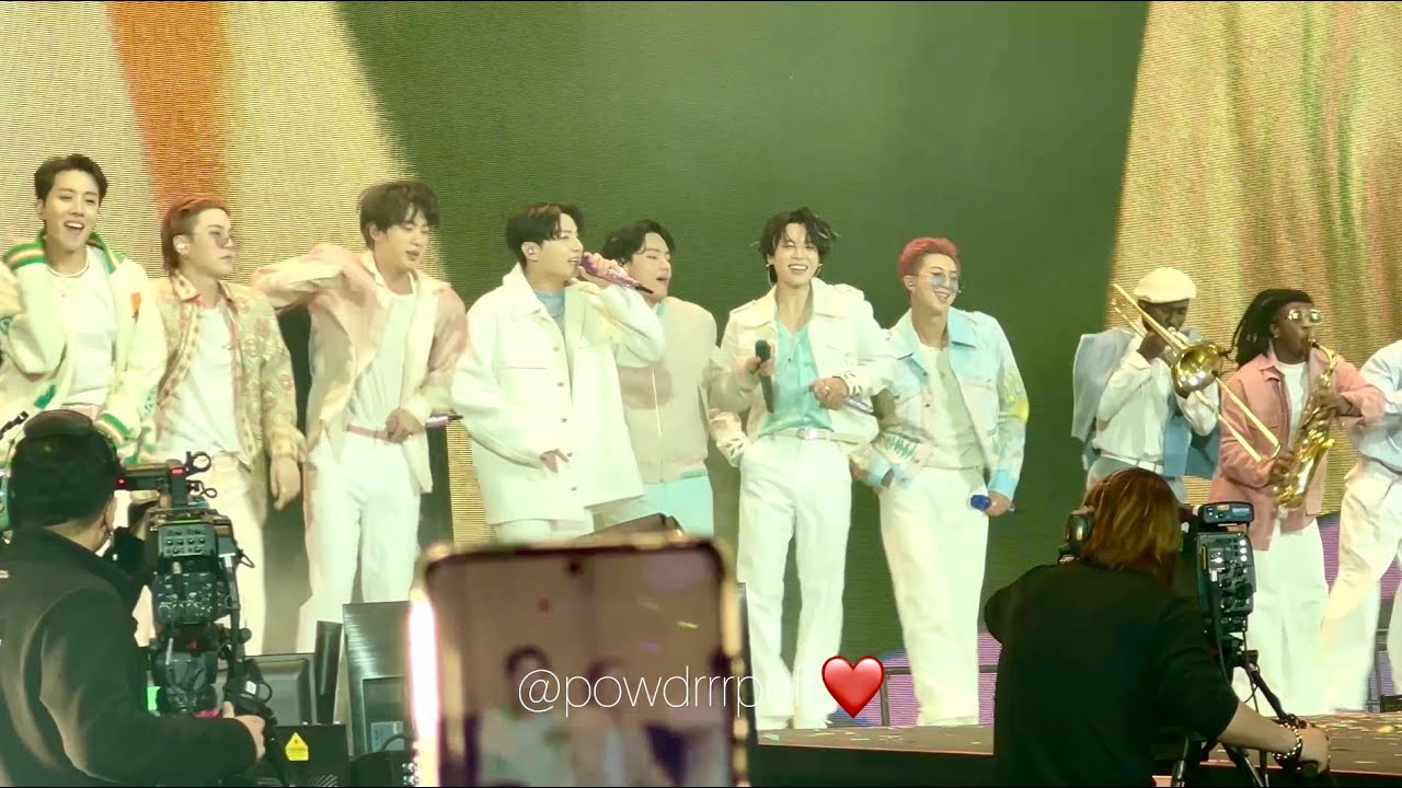 211202 - FANCAM - Dynamite - BTS PTD Day 4 @ SOFI - 4K 직캠