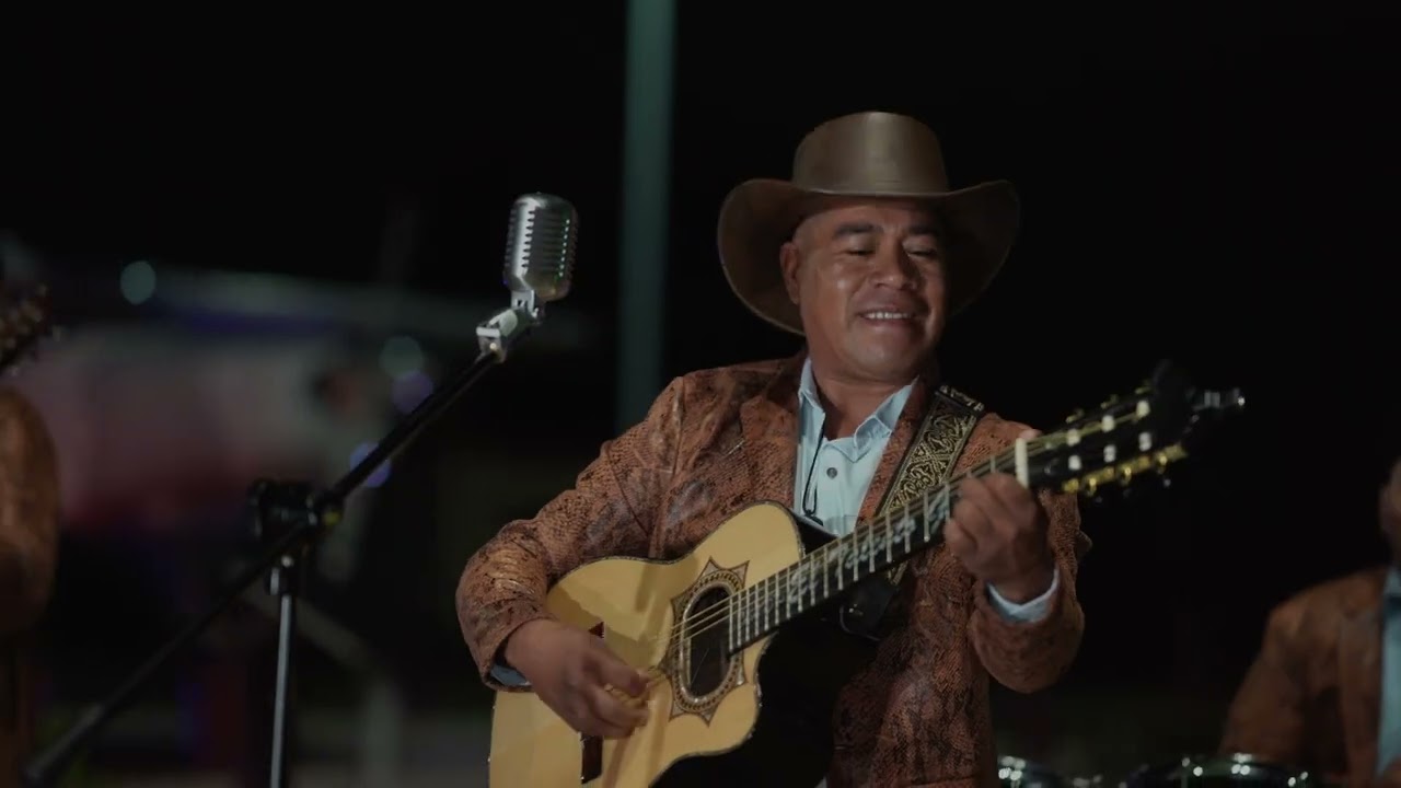 Dios mío, qué mujer! El Talento y Los Mixtecos