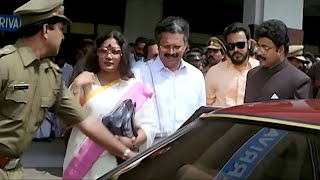 കേറുമ്പോ മുട്ടൂലോ, ഒന്ന് ഒതുങ്ങി നിക്കടോ Commissioner Movie Scene | Suresh Gopi