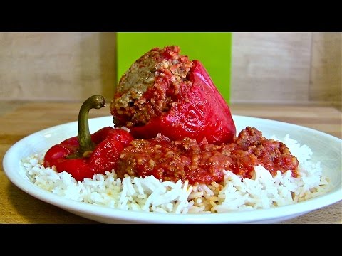 CALLEkocht: Gefüllte Paprikaschoten mit Hackfleisch auf Tomatensoße nach Omas Rezept. Aufgefüllt mit. 