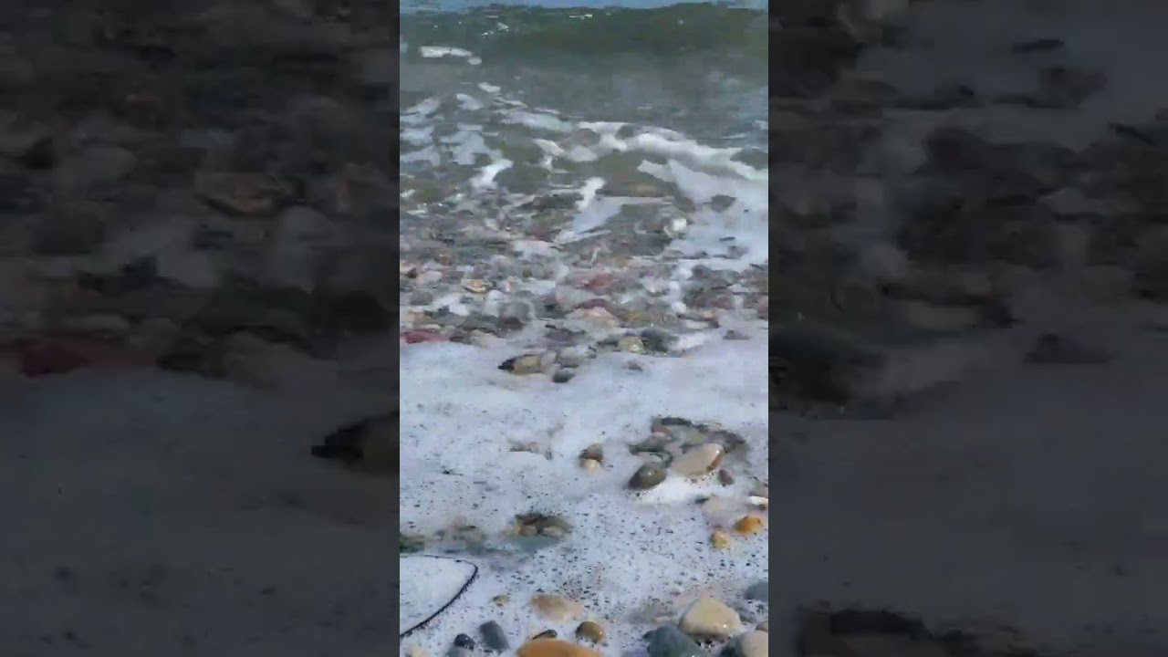 Howth, A Tiny Hidden Beach. Secluded stone beach amid rocks 🇮🇪