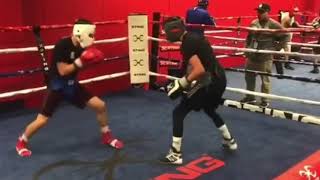 Marc Castro sparring | Esnews boxing