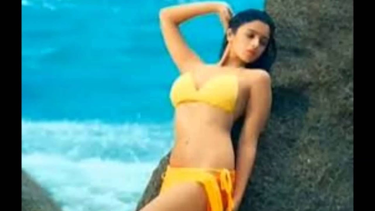 Actress Alia Bhatt In Swim Suit Dress Youtube