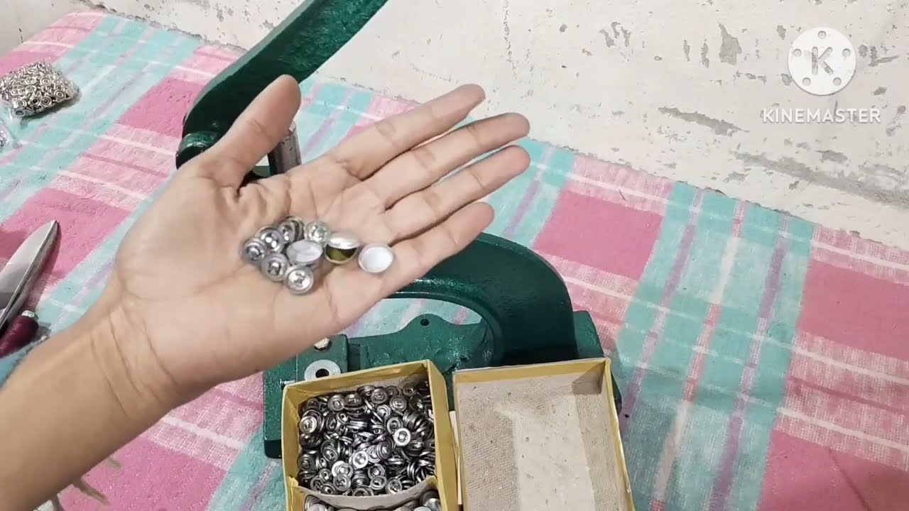 Introduction of different types fabric buttons frames/ kapry k button bnany waly frames k saiz //