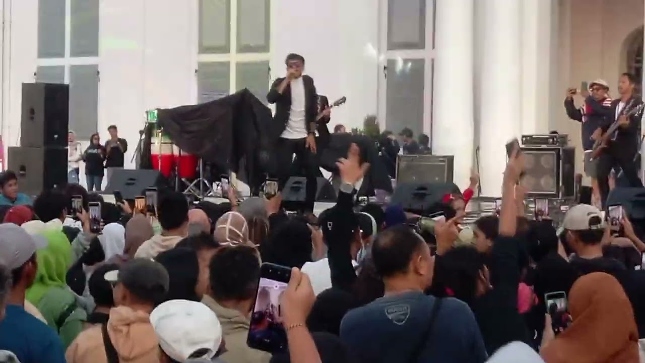 ♥️  EMANG DASAR... BAJINGAN..❤️. WALI BAND... SERU.. 👍👍 ON ULTAH JAKARTA ke 497i KOTA TUA JAKARTA...