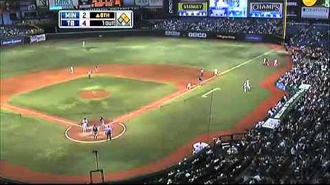 2009/05/29 Morneau scores on an error