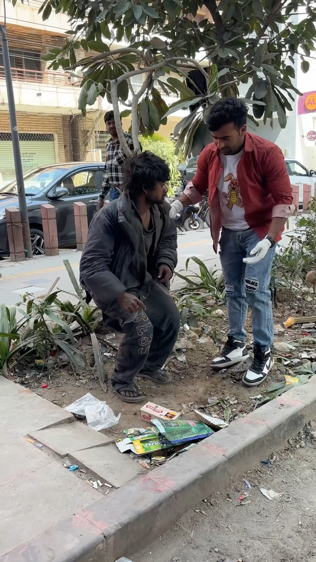 भाई का पूरा बॉडी सैड गया ??#humanity #respect #helping #trending #viralvideo #youtubeshorts