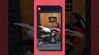 Group in balaclavas speeds off with ten expensive dirt bikes in Borculo Group in balaclavas speeds off with ten expensive dirt bikes in Borculo