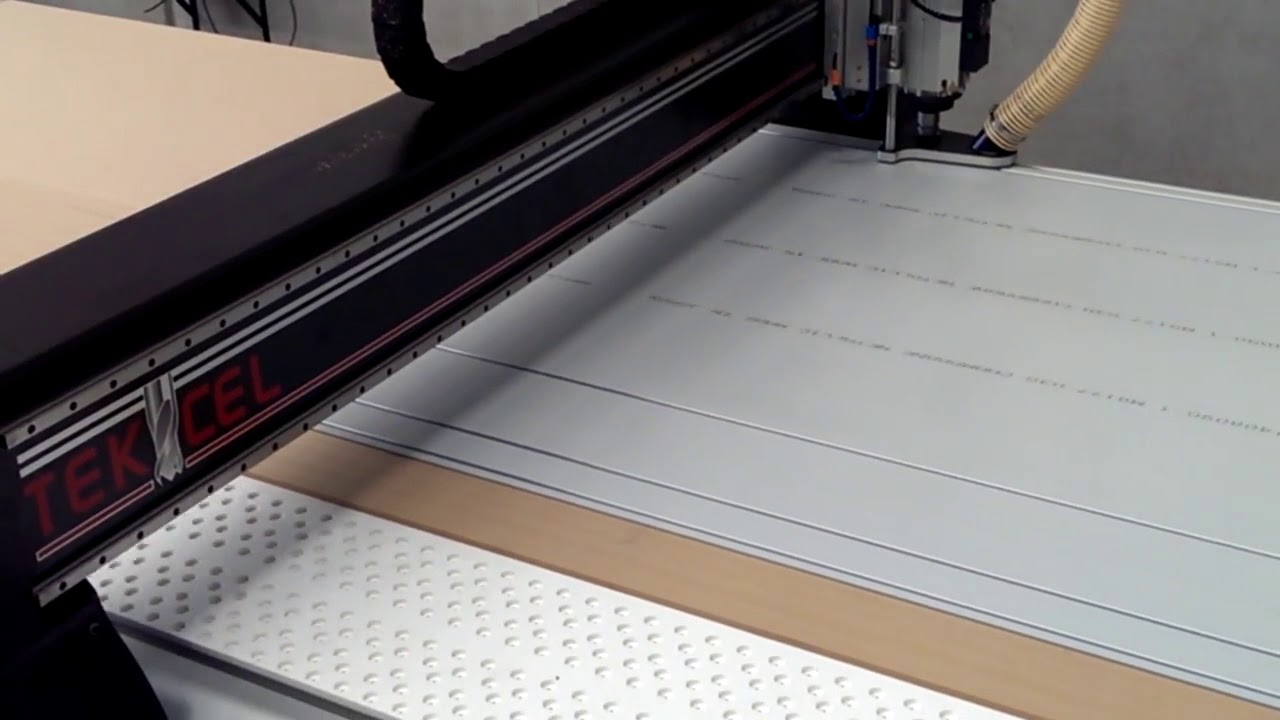 TEKCEL ENDURO - Tekcel CNC Router cutting ACM with precise depth ...