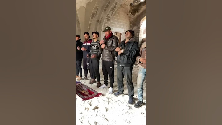 Gazzeli imam, Büyük Ömer Camisi'nde ezan sesini yükseltmeye devam ediyor