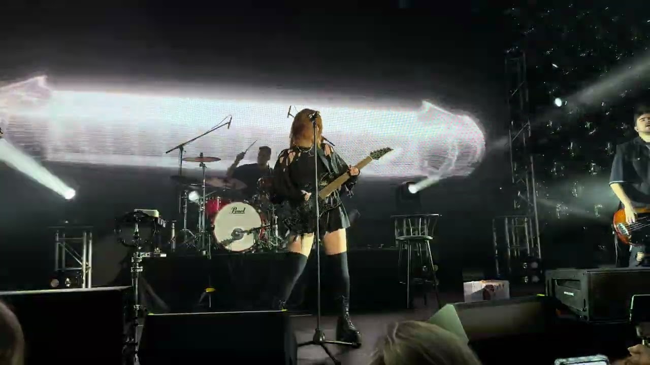 Юлия Савичева - Корабли (Минск 31.10.25) 4K HDR 60fps