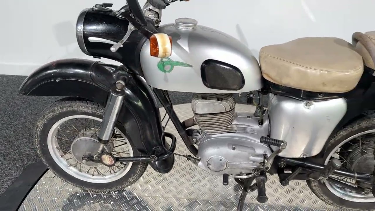 Lot 47 - 1965 MZ ES175