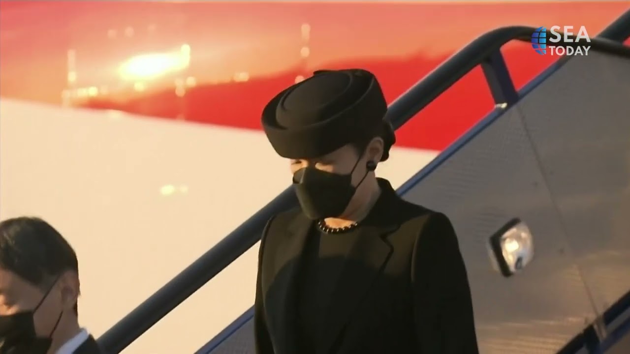 Japanese Emperor Arrives in UK for Queen's Funeral YouTube