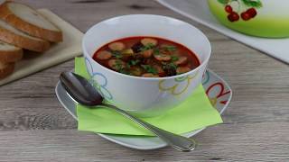 Вкусный фасолевый суп с сосисками домашний быстрый рецепт. Рецепт супа из красной фасоли.