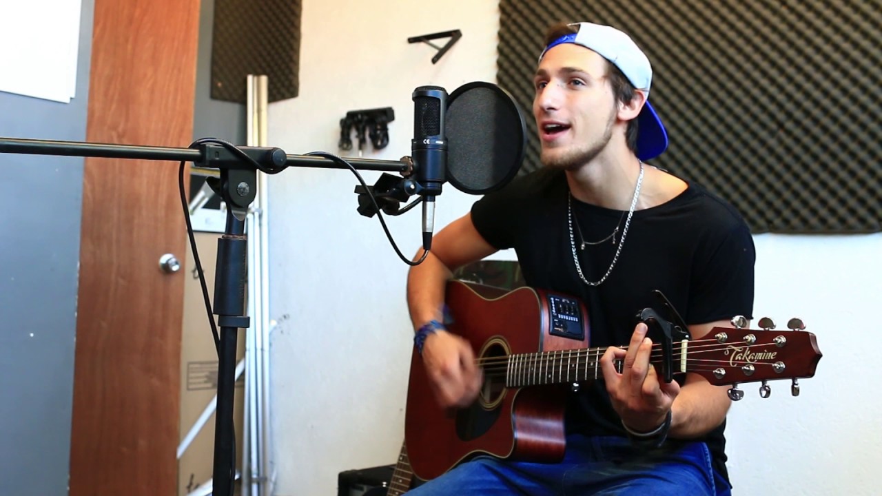 Castle On The Hill - Ed Sheeran (Loop Pedal version by Jorge Eduardo)