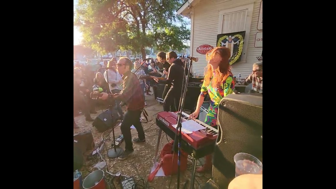 The Ugly Beats - "Hate the Police" (Dicks cover) LIVE at Saddle Up (03-19-23) Austin TX