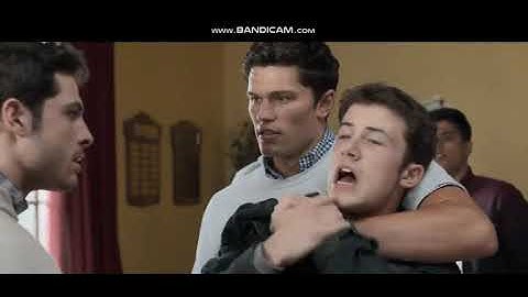 13 Reasons Why- S04E02 Clay has a panic attack on campus