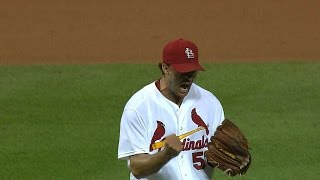 BOS@STL: Wainwright tosses seven, strikes out seven